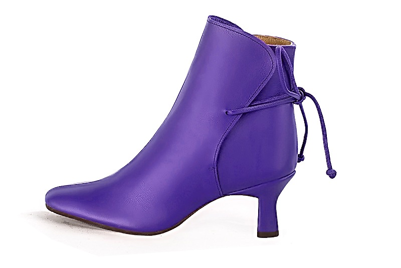 Violet purple women's ankle boots with laces at the back. Square toe. Medium spool heels. Profile view - Florence KOOIJMAN